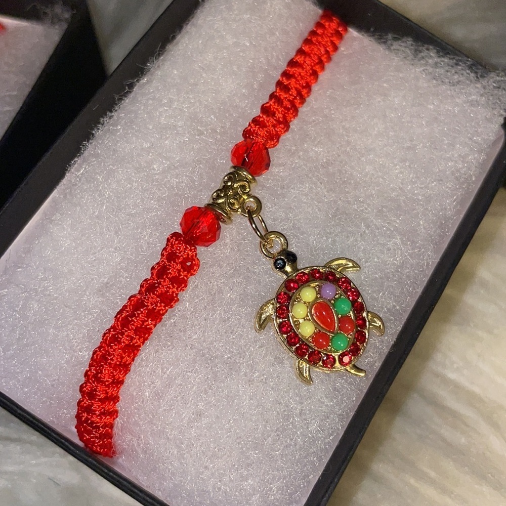 Hand-woven Gold beaded turtle charm Thread String‎